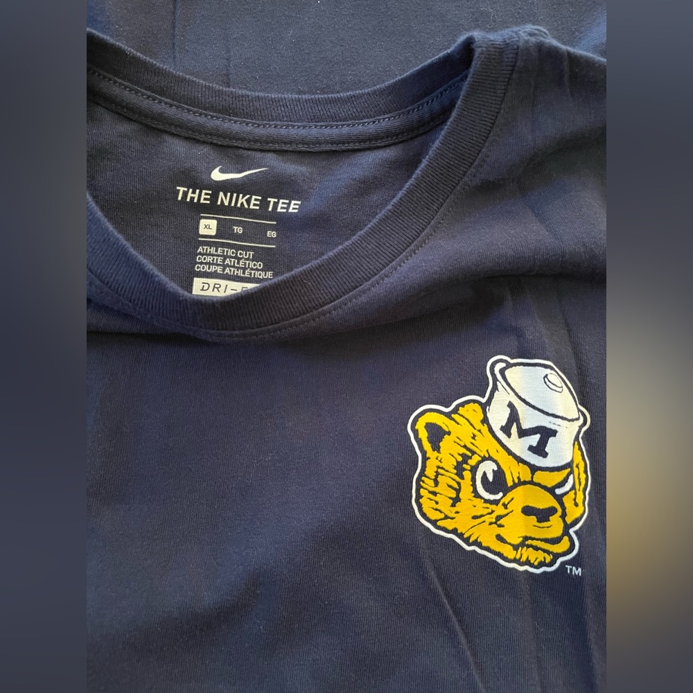 Nike Dri-Fit Michigan Wolverines t-shirt Size XL. NWOT. - Picture 3 of 3